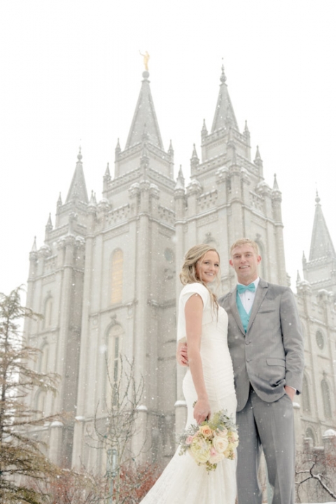 EK-Studios-Utah-Wedding-Photographers-SLC-temple-Snowy-wedding-Le-Jardin-Reception020-Blog(pp_w480_h720)