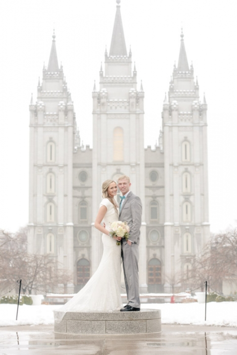 EK-Studios-Utah-Wedding-Photographers-SLC-temple-Snowy-wedding-Le-Jardin-Reception024-Blog(pp_w480_h720)