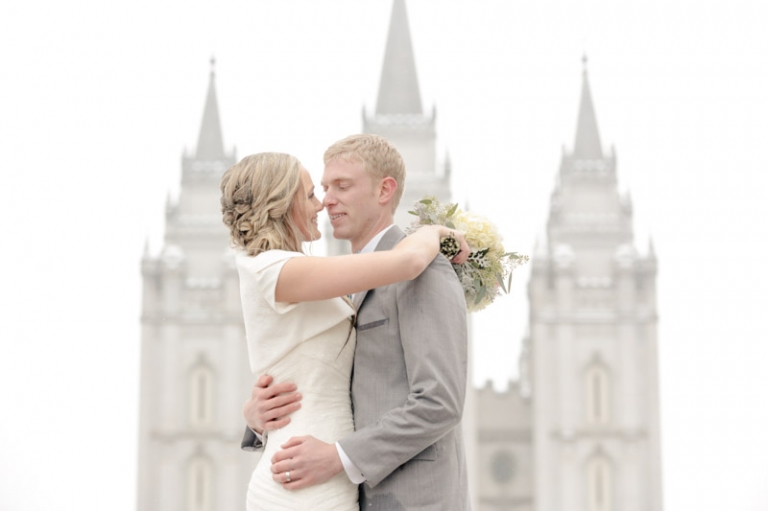 EK-Studios-Utah-Wedding-Photographers-SLC-temple-Snowy-wedding-Le-Jardin-Reception027-Blog(pp_w768_h511)
