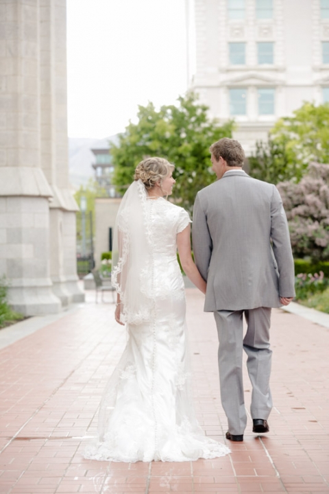 EK-Studios-Utah-Wedding-Photographers-SLC-temple-wedding015-Blog1(pp_w480_h720)