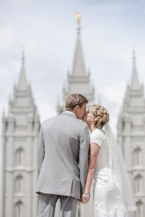 EK-Studios-Utah-Wedding-Photographers-SLC-temple-wedding031-Blog1(pp_w480_h720)