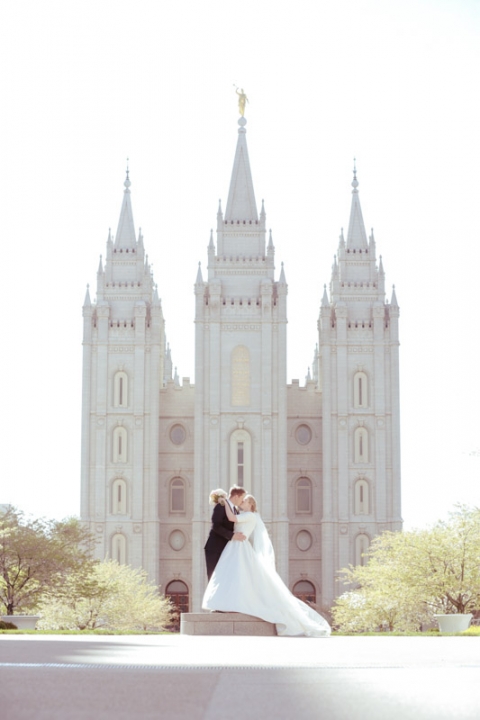 EK-Studios-Utah-Wedding-Photographers-Salt-Lake-Temple-wedding-Cactus-Tropicals-reception022-Blog(pp_w480_h720)