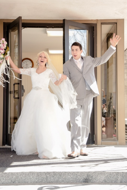 EK-Studios-Utah-Wedding-Photographers-Salt-lake-temple-wedding-quarter-length-sleve-dress006-Blog(pp_w480_h720)