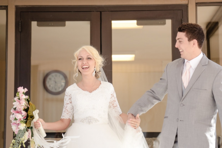 EK-Studios-Utah-Wedding-Photographers-Salt-lake-temple-wedding-quarter-length-sleve-dress007-Blog(pp_w768_h511)