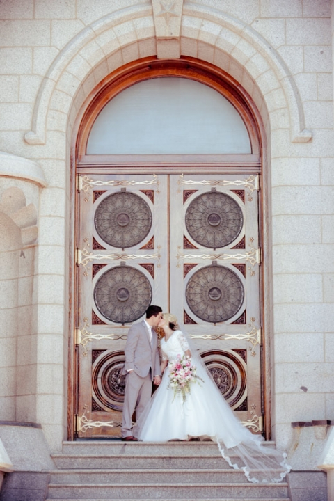 EK-Studios-Utah-Wedding-Photographers-Salt-lake-temple-wedding-quarter-length-sleve-dress012-Blog(pp_w480_h720)
