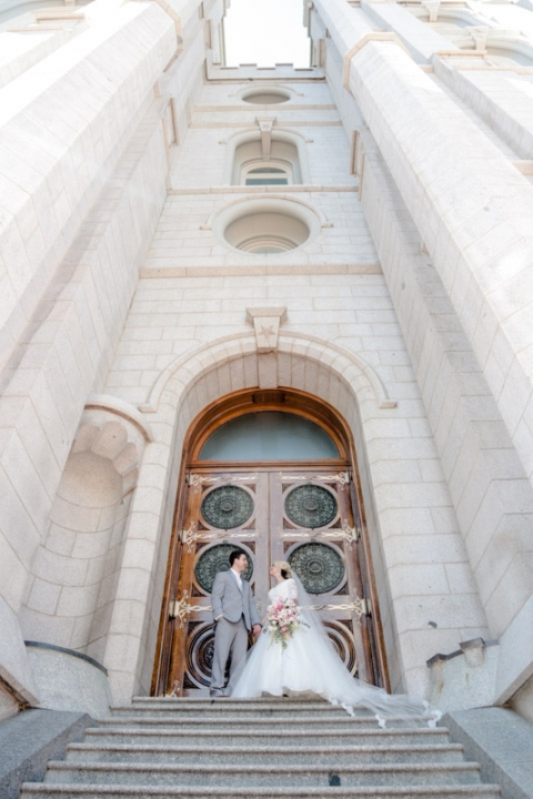 EK-Studios-Utah-Wedding-Photographers-Salt-lake-temple-wedding-quarter-length-sleve-dress016-Blog(pp_w480_h720)