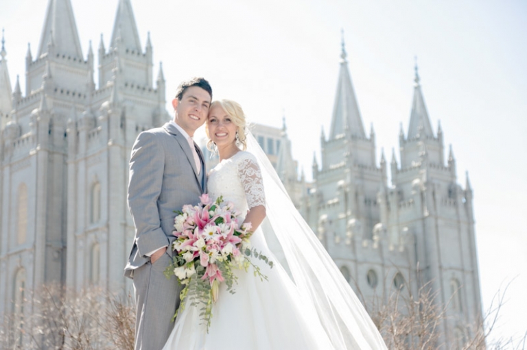 EK-Studios-Utah-Wedding-Photographers-Salt-lake-temple-wedding-quarter-length-sleve-dress017-Blog(pp_w768_h511)