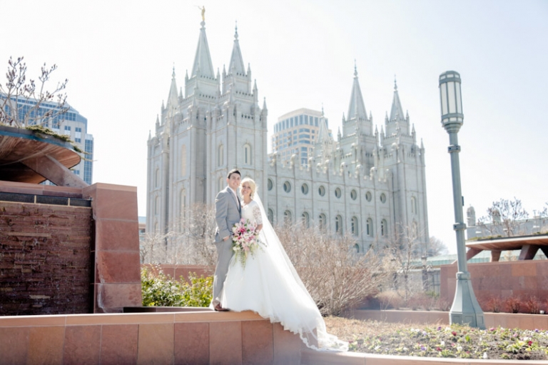 EK-Studios-Utah-Wedding-Photographers-Salt-lake-temple-wedding-quarter-length-sleve-dress019-Blog(pp_w768_h511)