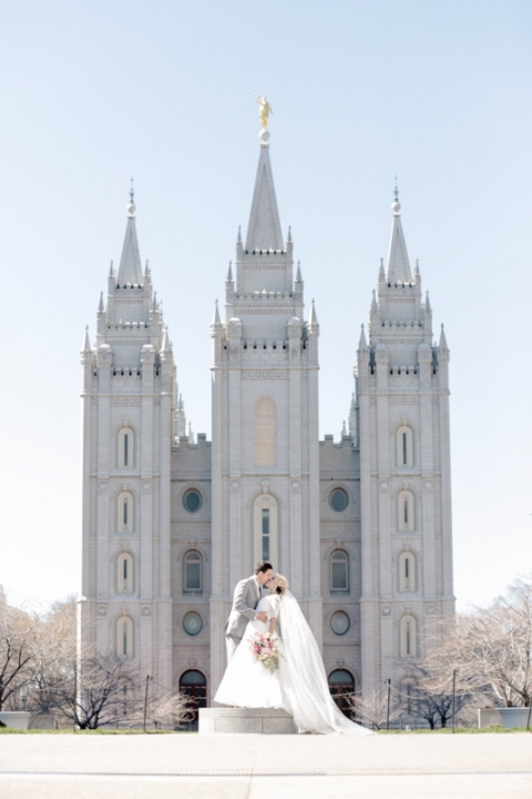 EK-Studios-Utah-Wedding-Photographers-Salt-lake-temple-wedding-quarter-length-sleve-dress027-Blog(pp_w480_h720)