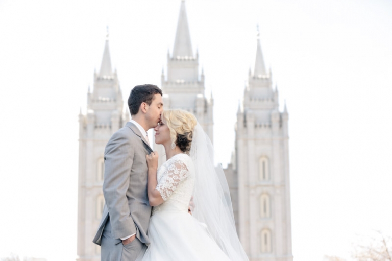 EK-Studios-Utah-Wedding-Photographers-Salt-lake-temple-wedding-quarter-length-sleve-dress030-Blog(pp_w768_h511)
