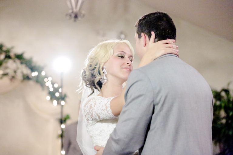 EK-Studios-Utah-Wedding-Photographers-Salt-lake-temple-wedding-quarter-length-sleve-dress048-Blog(pp_w768_h511)