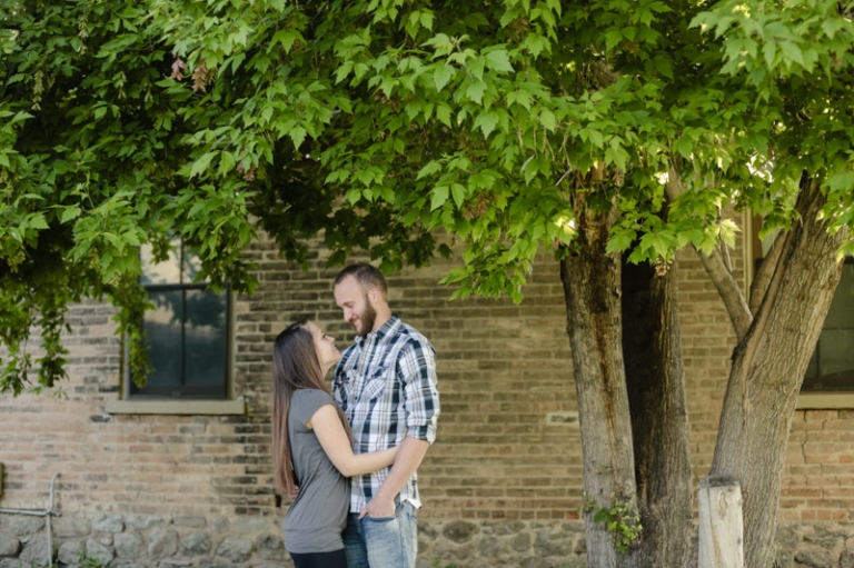 EK-Studios-Utah-Wedding-Photographers-Spring-Engagements016-Blog(pp_w768_h511)