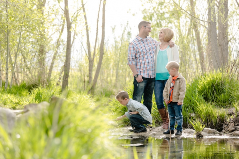 EK-Studios-Utah-Wedding-Photographers-Spring-Family-Photos-by-a-stream001-Blog(pp_w768_h511)