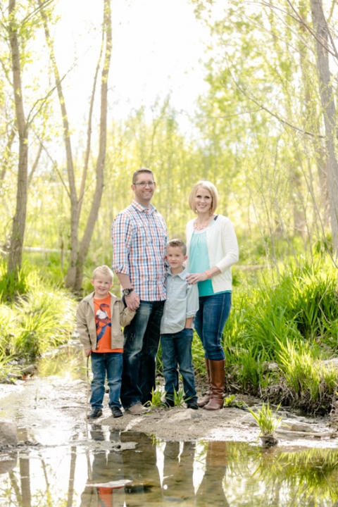 EK-Studios-Utah-Wedding-Photographers-Spring-Family-Photos-by-a-stream003-Blog(pp_w480_h720)