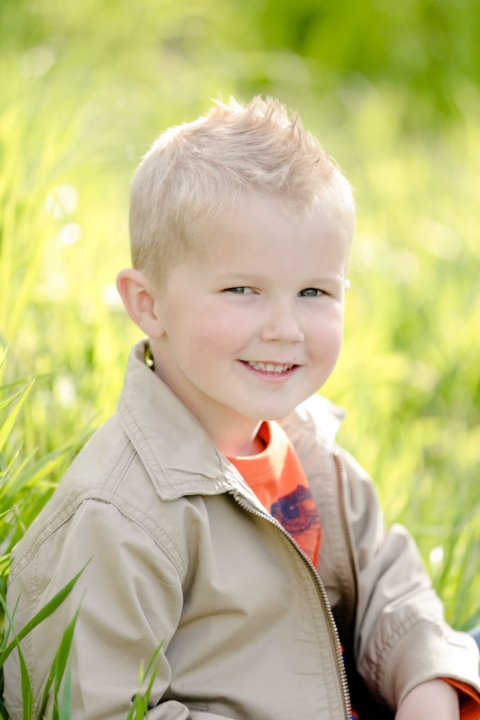EK-Studios-Utah-Wedding-Photographers-Spring-Family-Photos-by-a-stream004-Blog(pp_w480_h720)