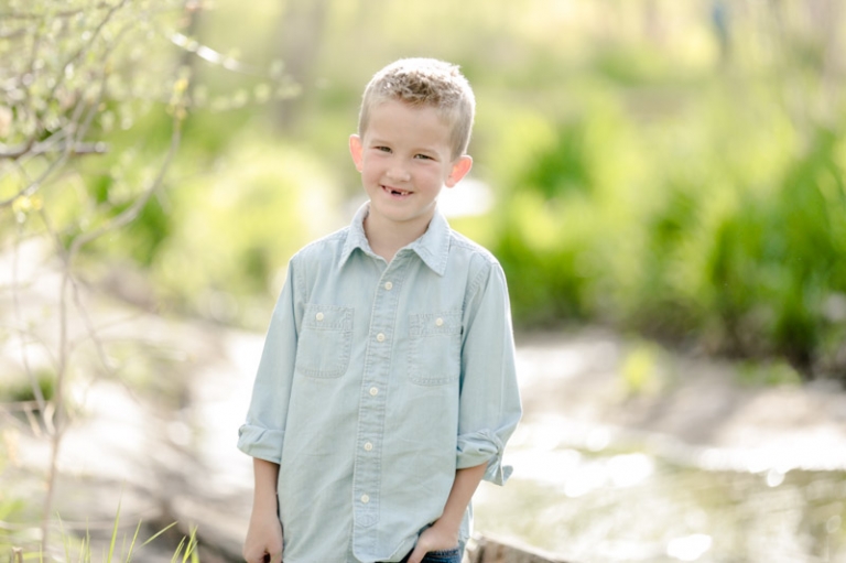 EK-Studios-Utah-Wedding-Photographers-Spring-Family-Photos-by-a-stream008-Blog(pp_w768_h511)