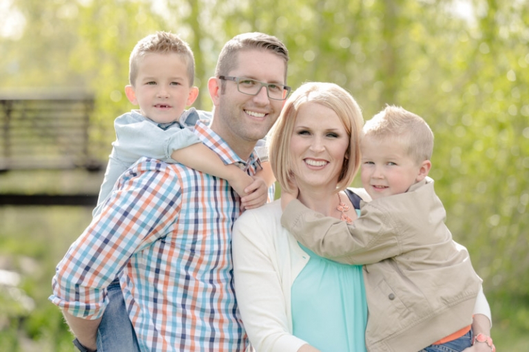 EK-Studios-Utah-Wedding-Photographers-Spring-Family-Photos-by-a-stream014-Blog(pp_w768_h511)
