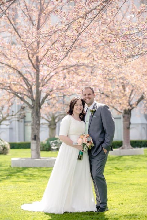 EK-Studios-Utah-Wedding-Photographers-Spring-Wedding-SLC-temple014-Blog(pp_w480_h720)