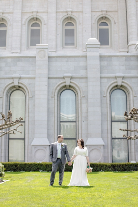 EK-Studios-Utah-Wedding-Photographers-Spring-Wedding-SLC-temple017-Blog(pp_w480_h720)