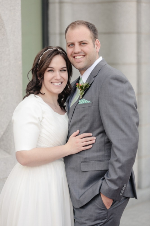 EK-Studios-Utah-Wedding-Photographers-Spring-Wedding-SLC-temple021-Blog(pp_w480_h720)