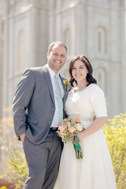 EK-Studios-Utah-Wedding-Photographers-Spring-Wedding-SLC-temple027-Blog(pp_w480_h720)
