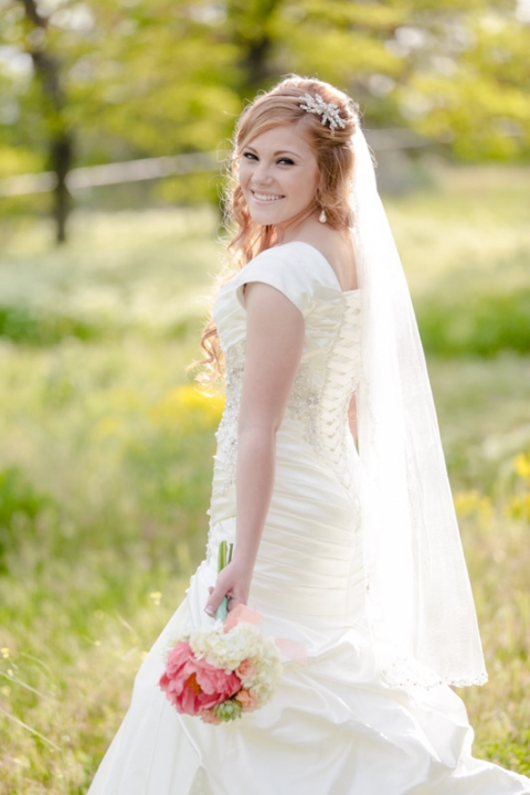 EK-Studios-Utah-Wedding-Photographers-Spring-bridals-in-wild-flowers002-Blog(pp_w480_h720)