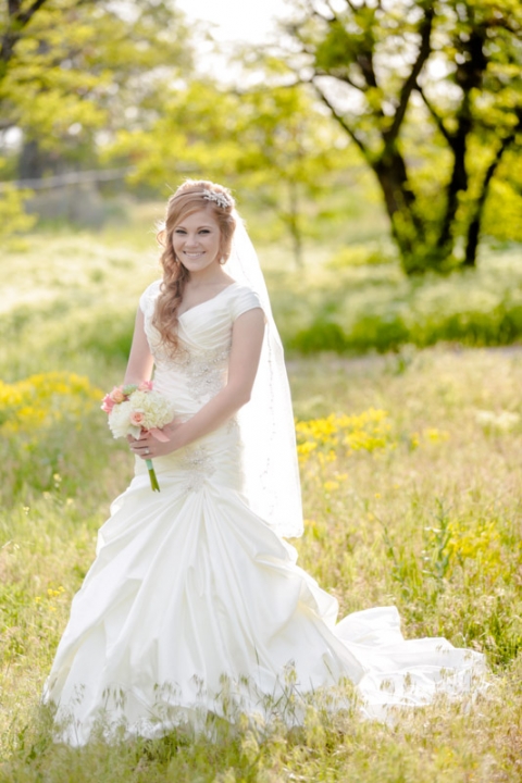 EK-Studios-Utah-Wedding-Photographers-Spring-bridals-in-wild-flowers004-Blog(pp_w480_h720)