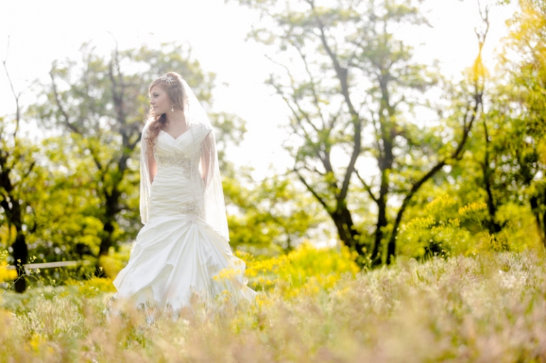 EK-Studios-Utah-Wedding-Photographers-Spring-bridals-in-wild-flowers006-Blog(pp_w768_h511)