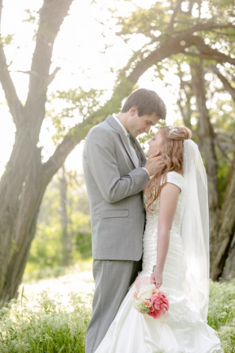 EK-Studios-Utah-Wedding-Photographers-Spring-bridals-in-wild-flowers016-Blog(pp_w480_h720)