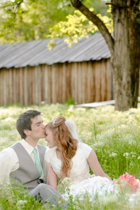 EK-Studios-Utah-Wedding-Photographers-Spring-bridals-in-wild-flowers017-Blog(pp_w480_h720)