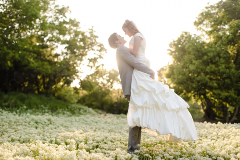 EK-Studios-Utah-Wedding-Photographers-Spring-bridals-in-wild-flowers024-Blog(pp_w768_h511)