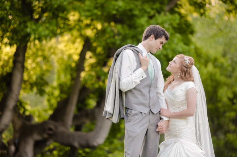 EK-Studios-Utah-Wedding-Photographers-Spring-bridals-in-wild-flowers027-Blog(pp_w768_h511)