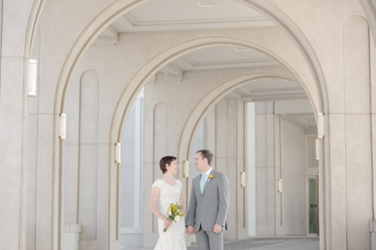 EK-Studios-Utah-Wedding-Photographers-Timpanogos-Temple-Wedding-Winter012-Blog(pp_w768_h511)