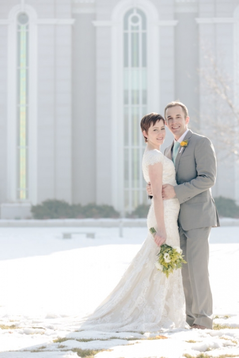 EK-Studios-Utah-Wedding-Photographers-Timpanogos-Temple-Wedding-Winter021-Blog(pp_w480_h720)