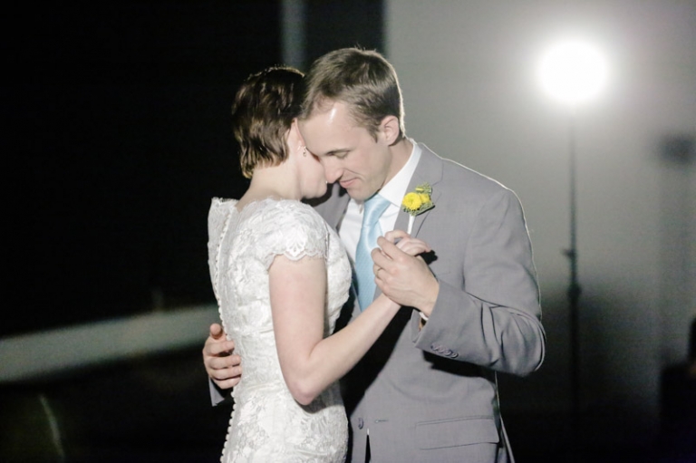 EK-Studios-Utah-Wedding-Photographers-Timpanogos-Temple-Wedding-Winter045-Blog(pp_w768_h511)