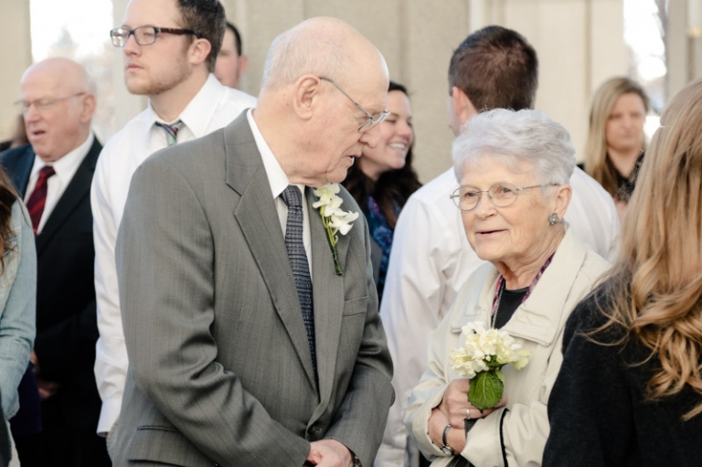 EK-Studios-Utah-Wedding-Photographers-Timpanogos-Temple-winter004-Blog(pp_w768_h511)
