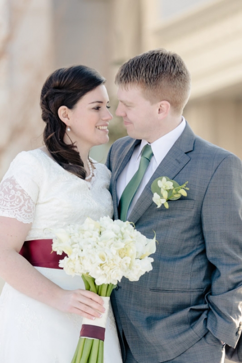 EK-Studios-Utah-Wedding-Photographers-Timpanogos-Temple-winter012-Blog(pp_w480_h720)