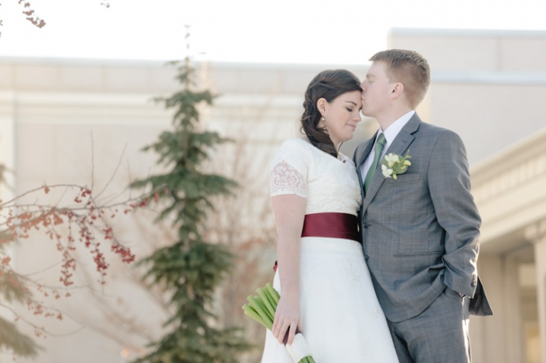 EK-Studios-Utah-Wedding-Photographers-Timpanogos-Temple-winter013-Blog(pp_w768_h511)