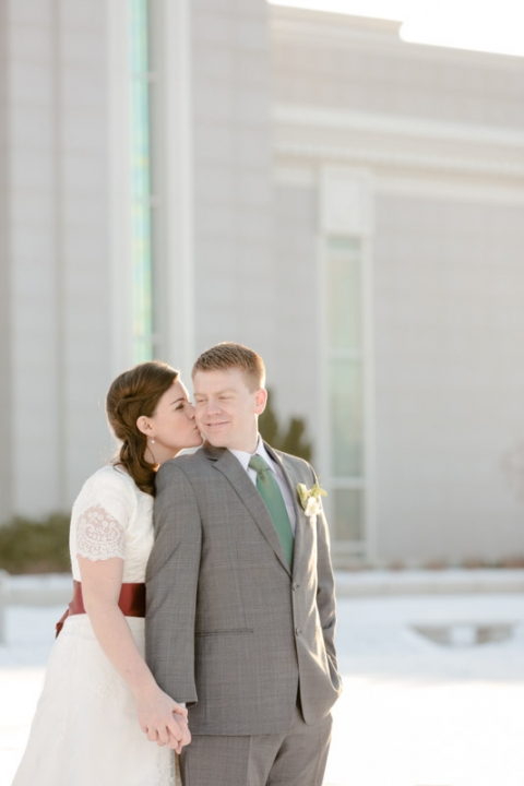 EK-Studios-Utah-Wedding-Photographers-Timpanogos-Temple-winter019-Blog(pp_w480_h720)