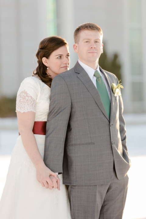 EK-Studios-Utah-Wedding-Photographers-Timpanogos-Temple-winter023-Blog(pp_w480_h720)