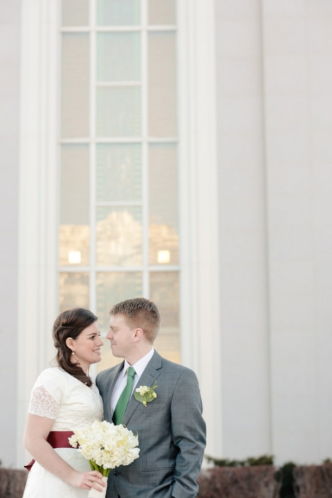 EK-Studios-Utah-Wedding-Photographers-Timpanogos-Temple-winter025-Blog(pp_w480_h720)