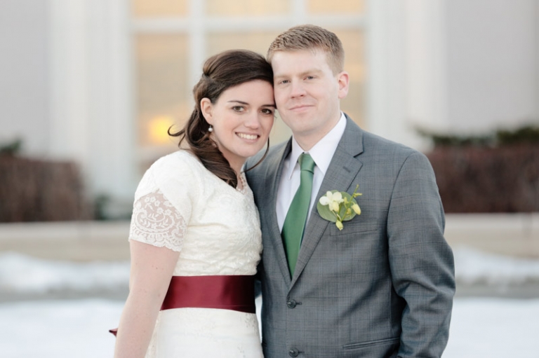 EK-Studios-Utah-Wedding-Photographers-Timpanogos-Temple-winter029-Blog(pp_w768_h511)