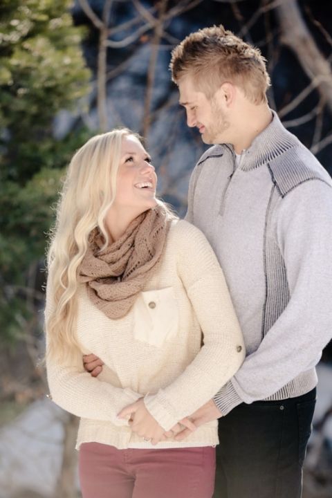 EK-Studios-Utah-Wedding-Photographers-Winter-photoshoot-up-the-canyon-Utah003-Blog(pp_w480_h720)