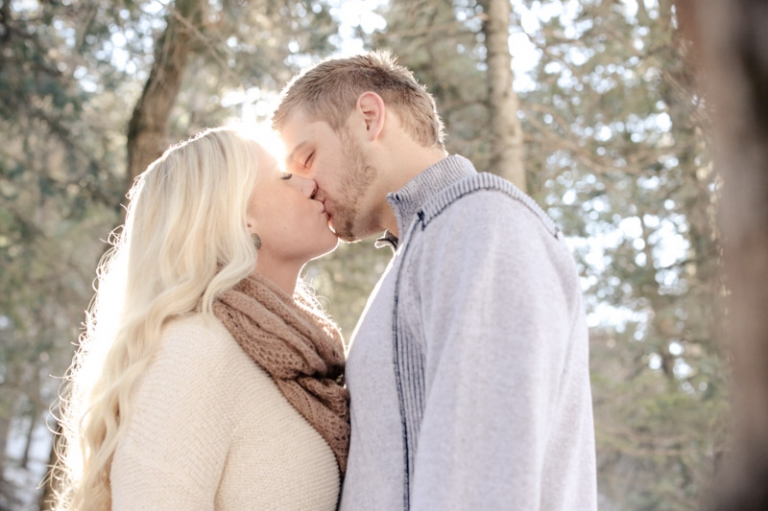 EK-Studios-Utah-Wedding-Photographers-Winter-photoshoot-up-the-canyon-Utah014-Blog(pp_w768_h511)