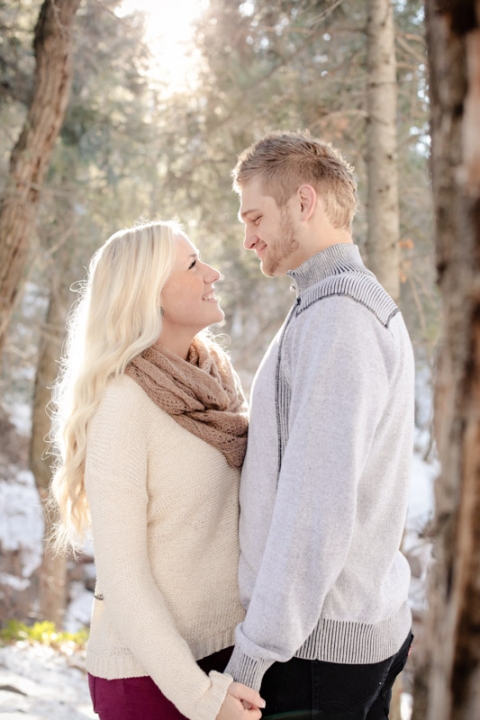 EK-Studios-Utah-Wedding-Photographers-Winter-photoshoot-up-the-canyon-Utah015-Blog(pp_w480_h720)