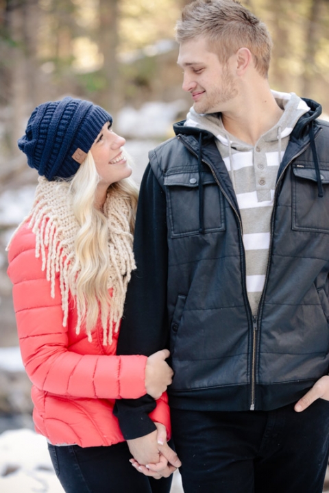 EK-Studios-Utah-Wedding-Photographers-Winter-photoshoot-up-the-canyon-Utah026-Blog(pp_w480_h720)