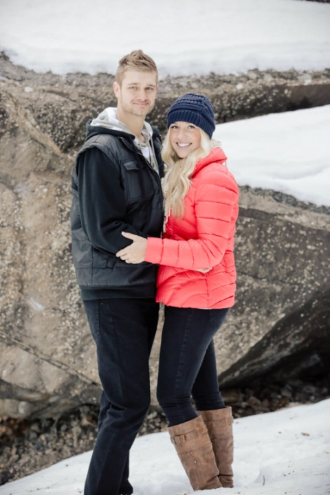 EK-Studios-Utah-Wedding-Photographers-Winter-photoshoot-up-the-canyon-Utah031-Blog(pp_w480_h720)
