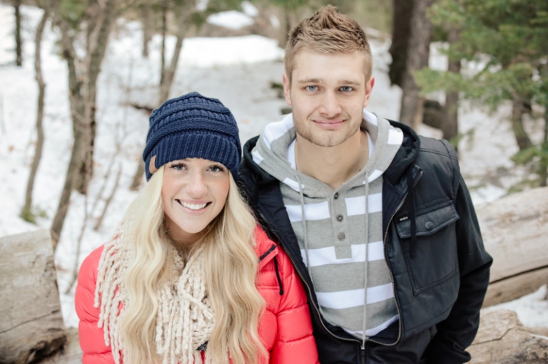 EK-Studios-Utah-Wedding-Photographers-Winter-photoshoot-up-the-canyon-Utah038-Blog(pp_w768_h511)