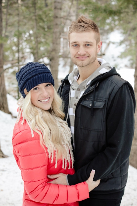 EK-Studios-Utah-Wedding-Photographers-Winter-photoshoot-up-the-canyon-Utah041-Blog(pp_w480_h720)