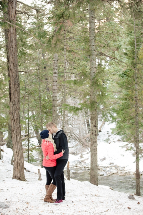 EK-Studios-Utah-Wedding-Photographers-Winter-photoshoot-up-the-canyon-Utah042-Blog(pp_w480_h720)